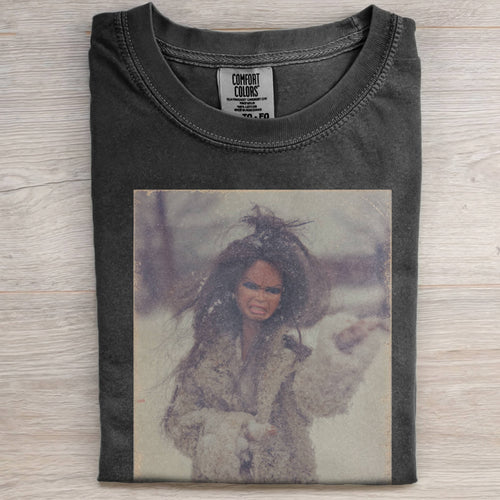 BARBIECORE T-SHIRT WITH A FURROWED BROW DESIGN