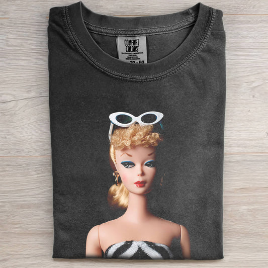 SEXY BLONDE SUNGLASSES BARBIECORE T-SHIRT